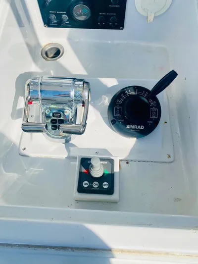  Yacht Photos Pics Control panel of a 2001 Hatteras 60 Convertible yacht with Simrad equipment.