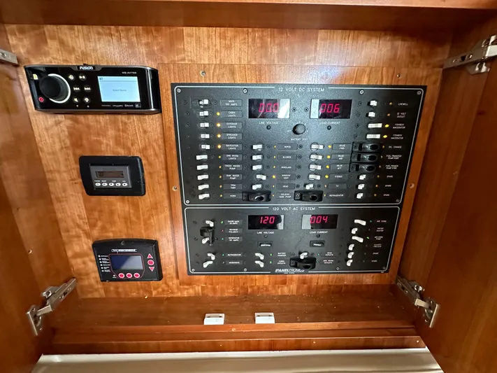 Gemini Yacht Photos Pics 