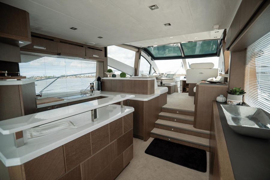 2020 Galeon 560 Sky