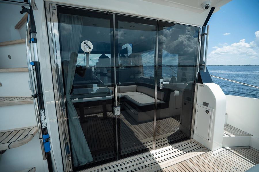 2020 Galeon 560 Sky