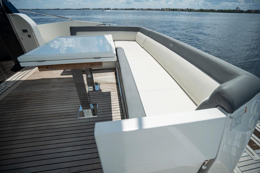 2020 Galeon 560 Sky