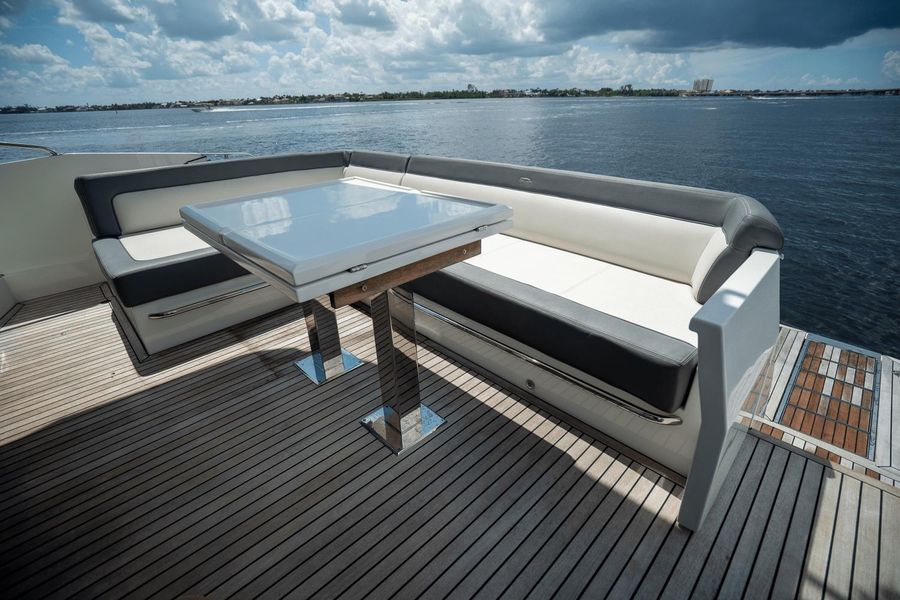 2020 Galeon 560 Sky