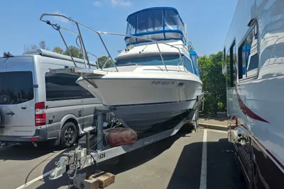 Bayliner 2556 COMMAND BRIDGE