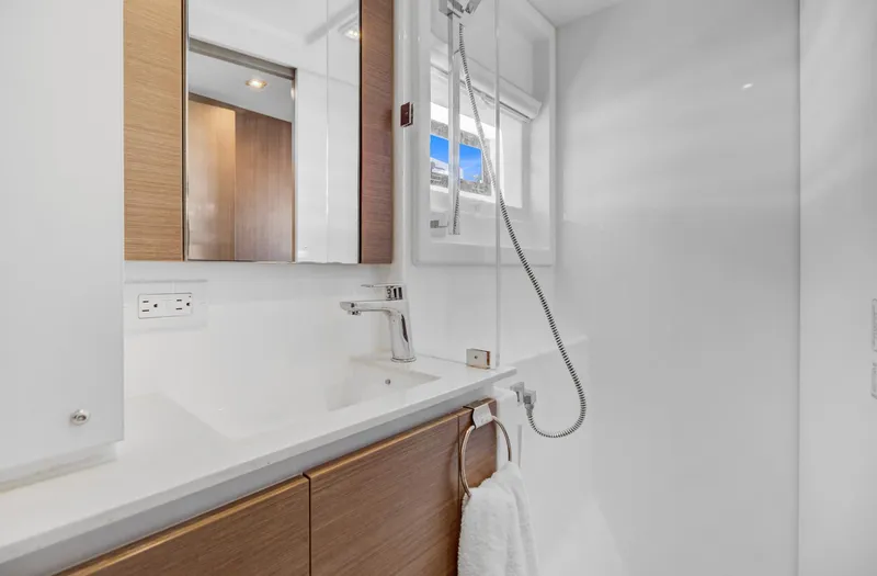 Latidoods Yacht Photos Pics 