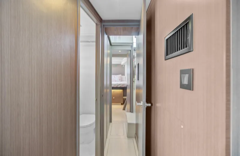 Latidoods Yacht Photos Pics 