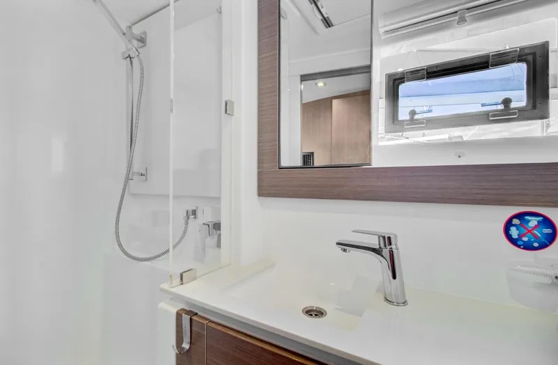 Latidoods Yacht Photos Pics 