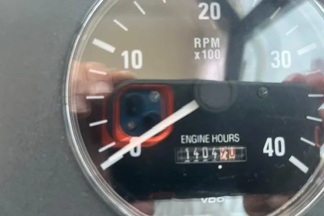 Moxie Yacht Photos Pics Close-up of Tiara Yachts 3500 Open 1998 tachometer showing 1404.2 engine hours.