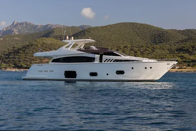 2016 Ferretti Yachts 800