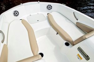 2023 Stingray 182 SC Outboard