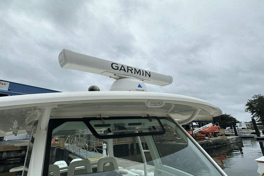 2019 Boston Whaler 380 Outrage