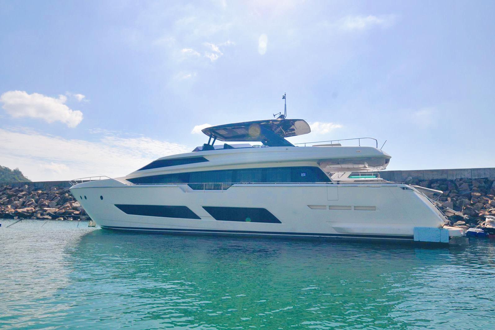 Ferretti Yachts 850