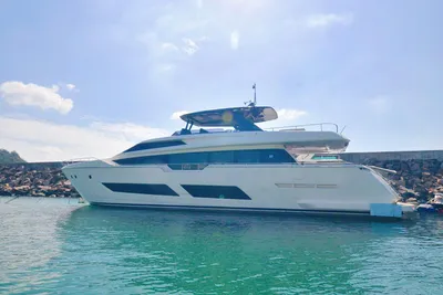 Ferretti Yachts 850