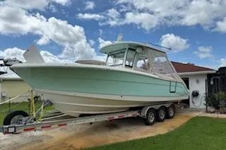 Robalo R300 Center Console