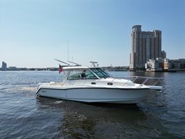 2015 35' Boston Whaler-345 Conquest MD, US
