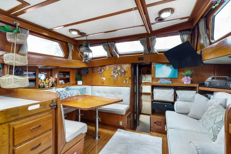 Sv Commitment Yacht Photos Pics 