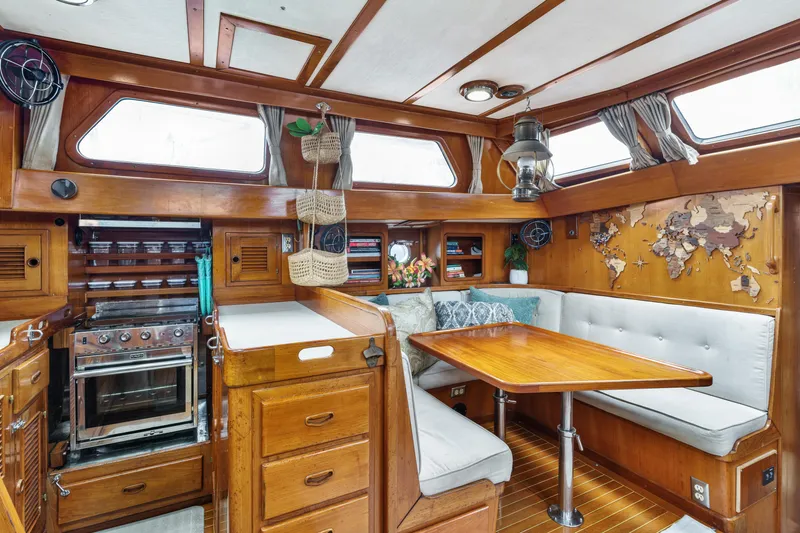 Sv Commitment Yacht Photos Pics 