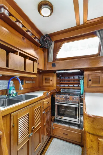 Sv Commitment Yacht Photos Pics 