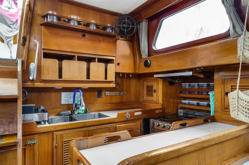 Sv Commitment Yacht Photos Pics 