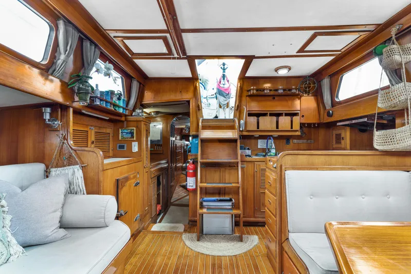 Sv Commitment Yacht Photos Pics 