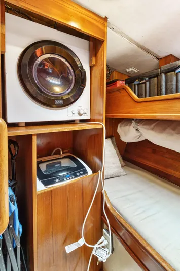 Sv Commitment Yacht Photos Pics 