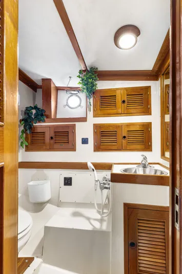 Sv Commitment Yacht Photos Pics 