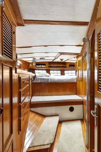 Sv Commitment Yacht Photos Pics 