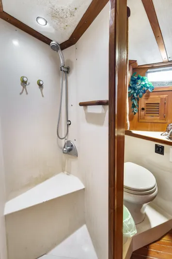 Sv Commitment Yacht Photos Pics 