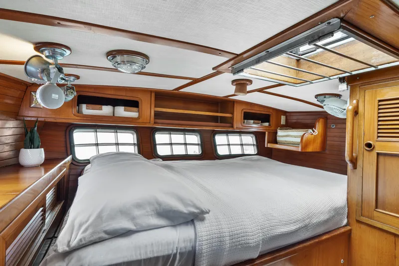 Sv Commitment Yacht Photos Pics 