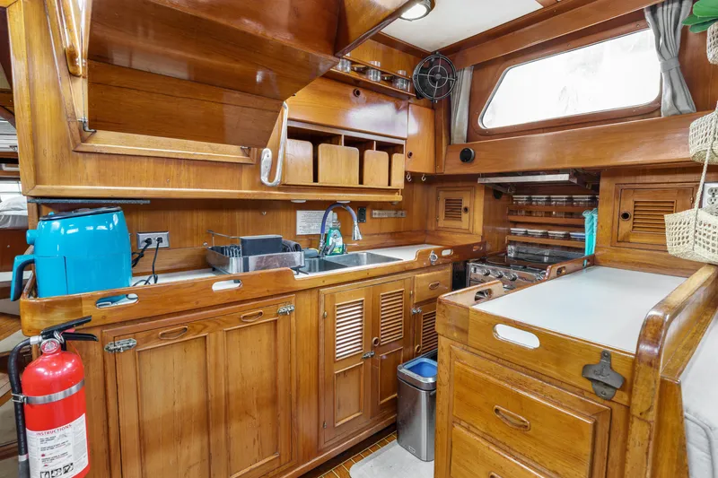 Sv Commitment Yacht Photos Pics 