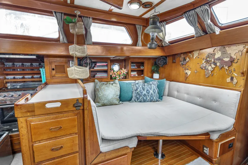 Sv Commitment Yacht Photos Pics 