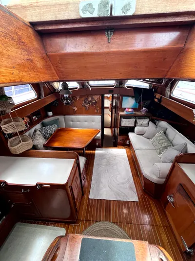 Sv Commitment Yacht Photos Pics 