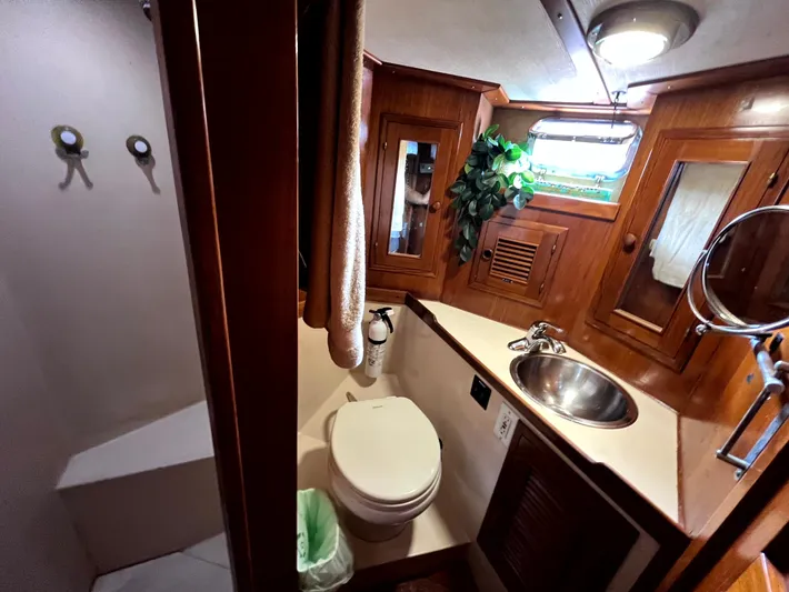 Sv Commitment Yacht Photos Pics 