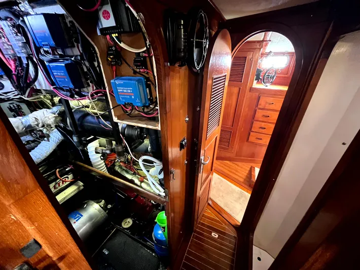Sv Commitment Yacht Photos Pics 