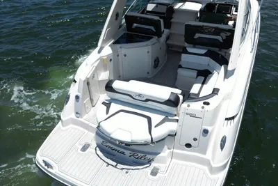 Monterey 320 Sport Yacht