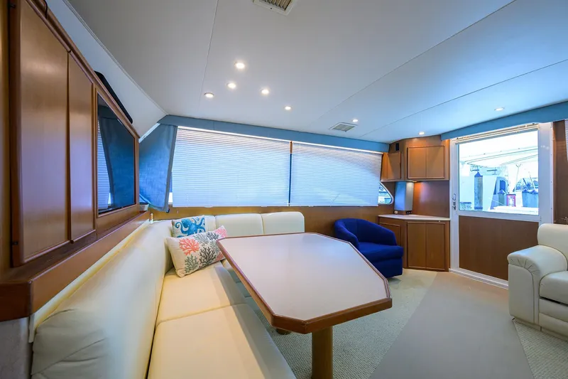 Seanyle Yacht Photos Pics Post 50 SEANYLE - Salon - Dinette