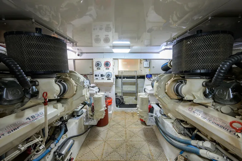 Seanyle Yacht Photos Pics Post 50 SEANYLE - Engine Room