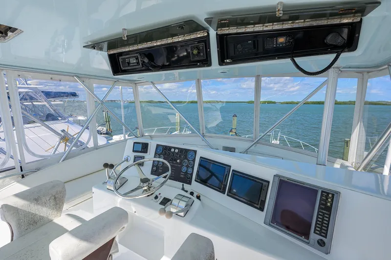 Seanyle Yacht Photos Pics Post 50 SEANYLE - Flybridge - Helm