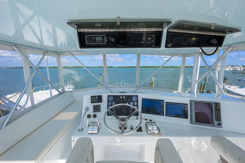 Seanyle Yacht Photos Pics Post 50 SEANYLE - Flybridge - Helm