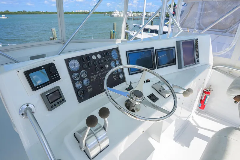 Seanyle Yacht Photos Pics Post 50 SEANYLE - Flybridge - Helm