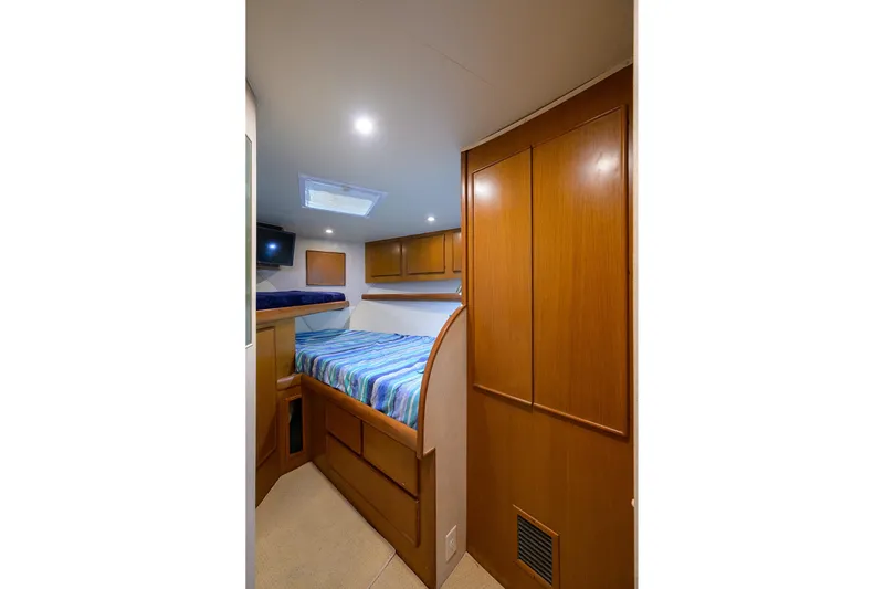 Seanyle Yacht Photos Pics Post 50 SEANYLE - Guest Cabin Bow