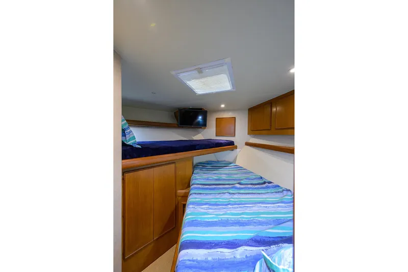 Seanyle Yacht Photos Pics Post 50 SEANYLE - Guest Cabin Bow