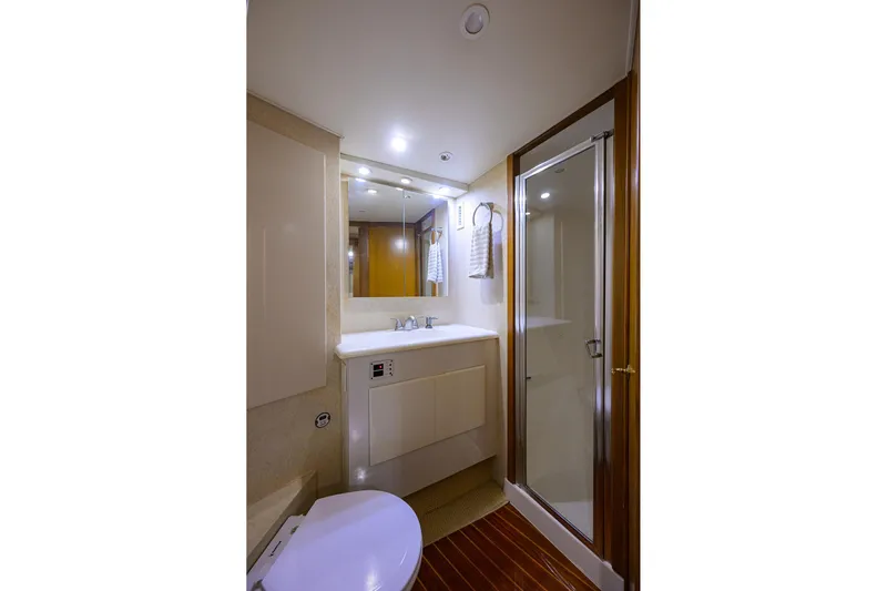 Seanyle Yacht Photos Pics Post 50 SEANYLE - Guest/Day Head