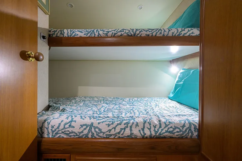 Seanyle Yacht Photos Pics Post 50 SEANYLE - Guest Cabin Port