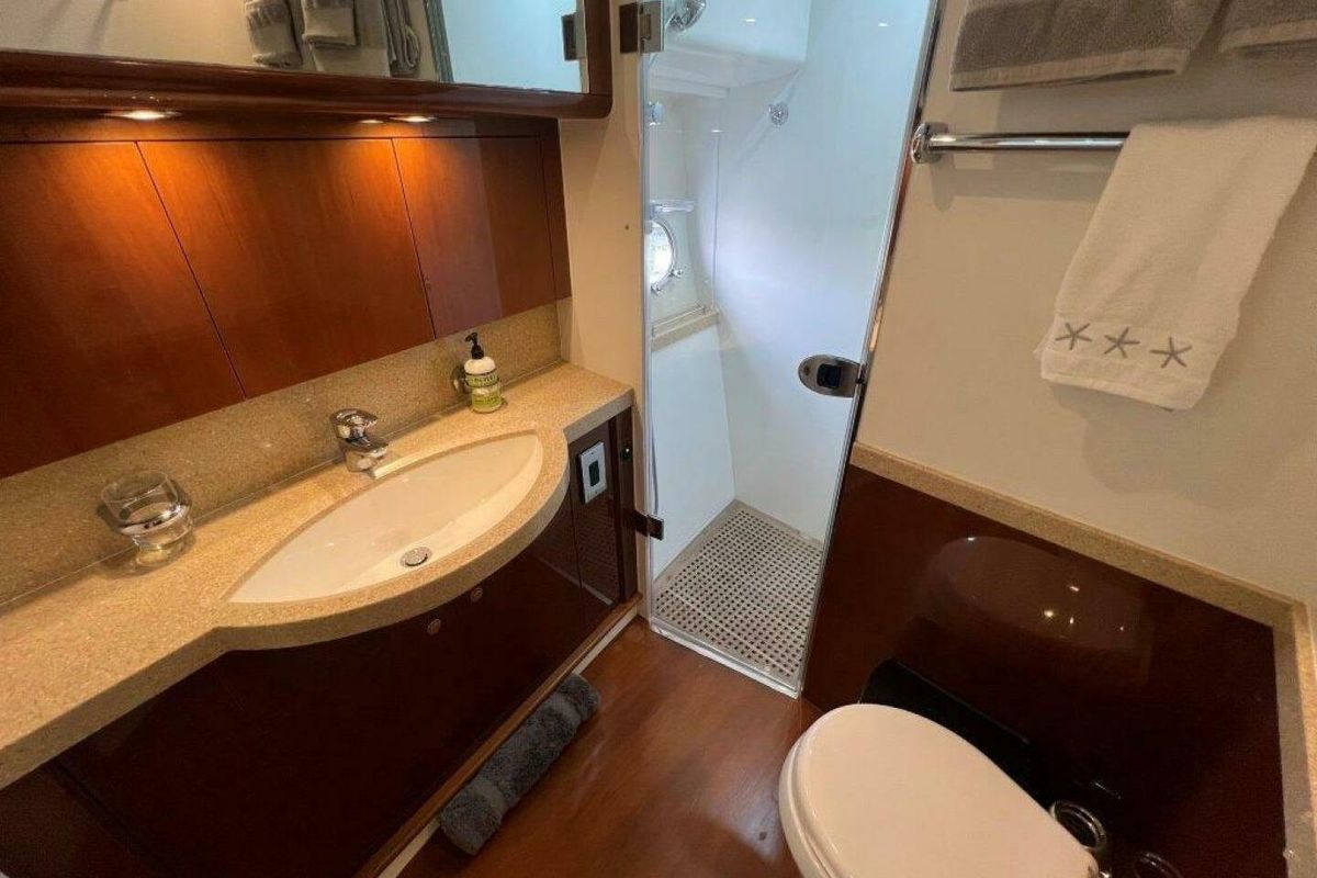 2006 Princess 67 
