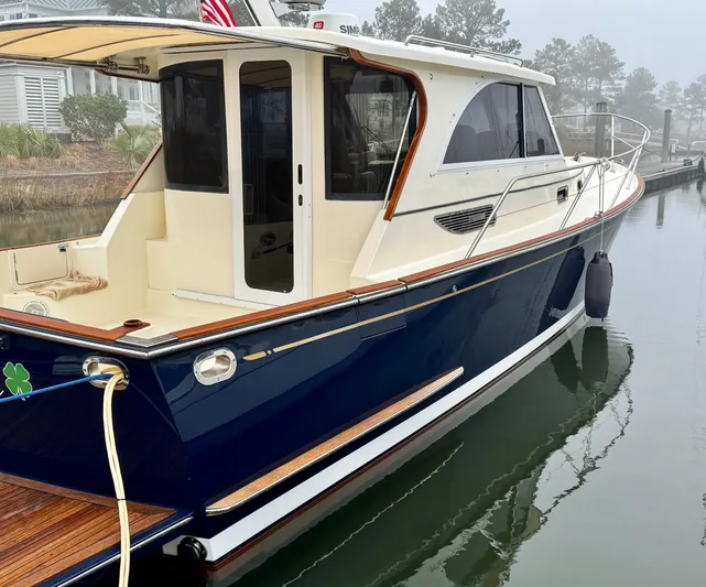 Linda Lou Yacht Photos Pics 