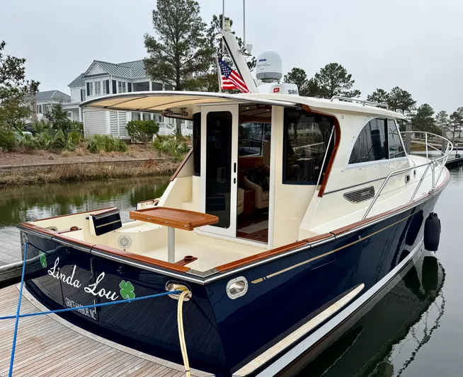 Linda Lou Yacht Photos Pics 