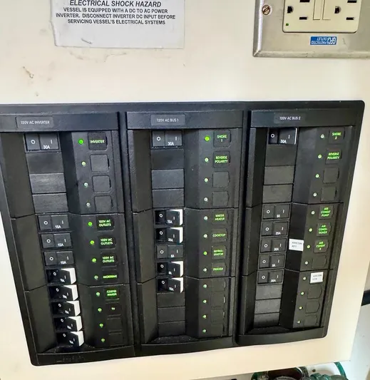 Linda Lou Yacht Photos Pics 