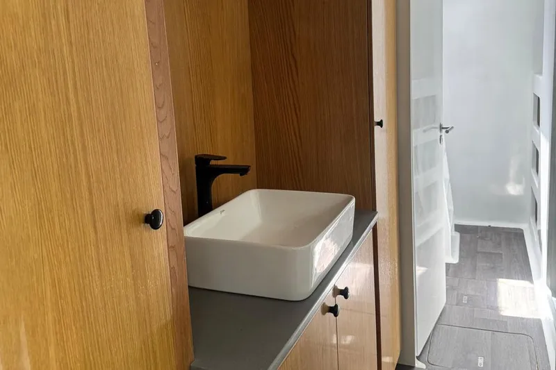 Pilar X Yacht Photos Pics Modern bathroom in Leeuwin 55 motorhome, 2024 model.