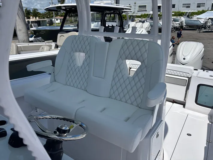  Yacht Photos Pics 2025 SPORTSMAN 322 OPEN - Image 13