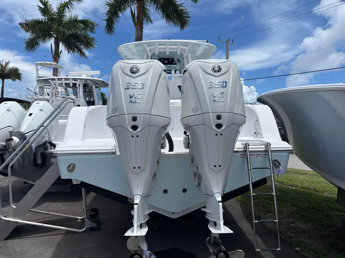  Yacht Photos Pics 2025 SPORTSMAN 322 OPEN - Image 3